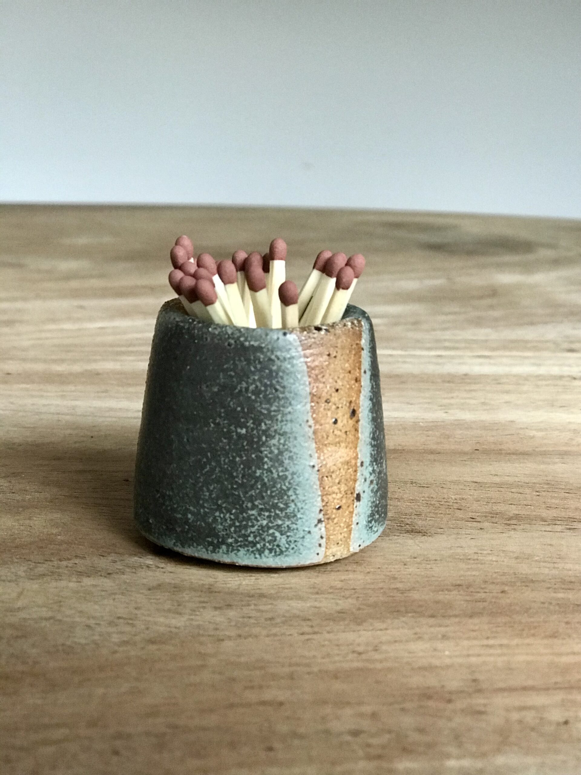 Village Green Match Stiker Pot