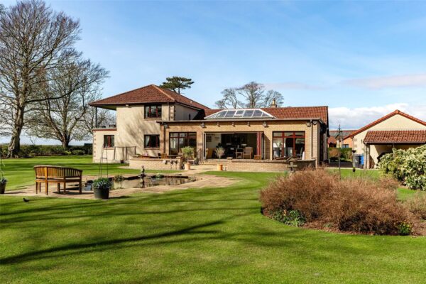 Woodside, 4 Longridge Park, Berwick-upon-Tweed, Northumberland, TD15 2GA