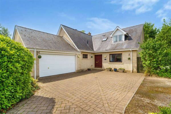 Bridgeknowe, 28 Broomlands, Kelso, Scottish Borders, TD5 7PR